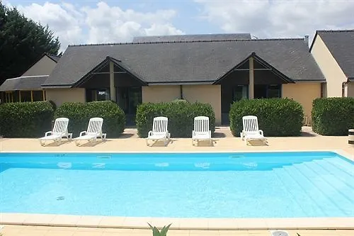 Hotel Logis Les Dineux Village Trémeur