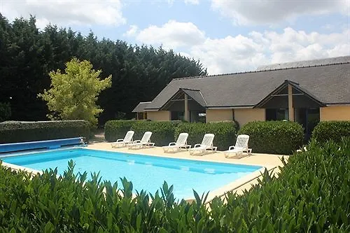 *** Hotel Logis Les Dineux Village Trémeur Francia